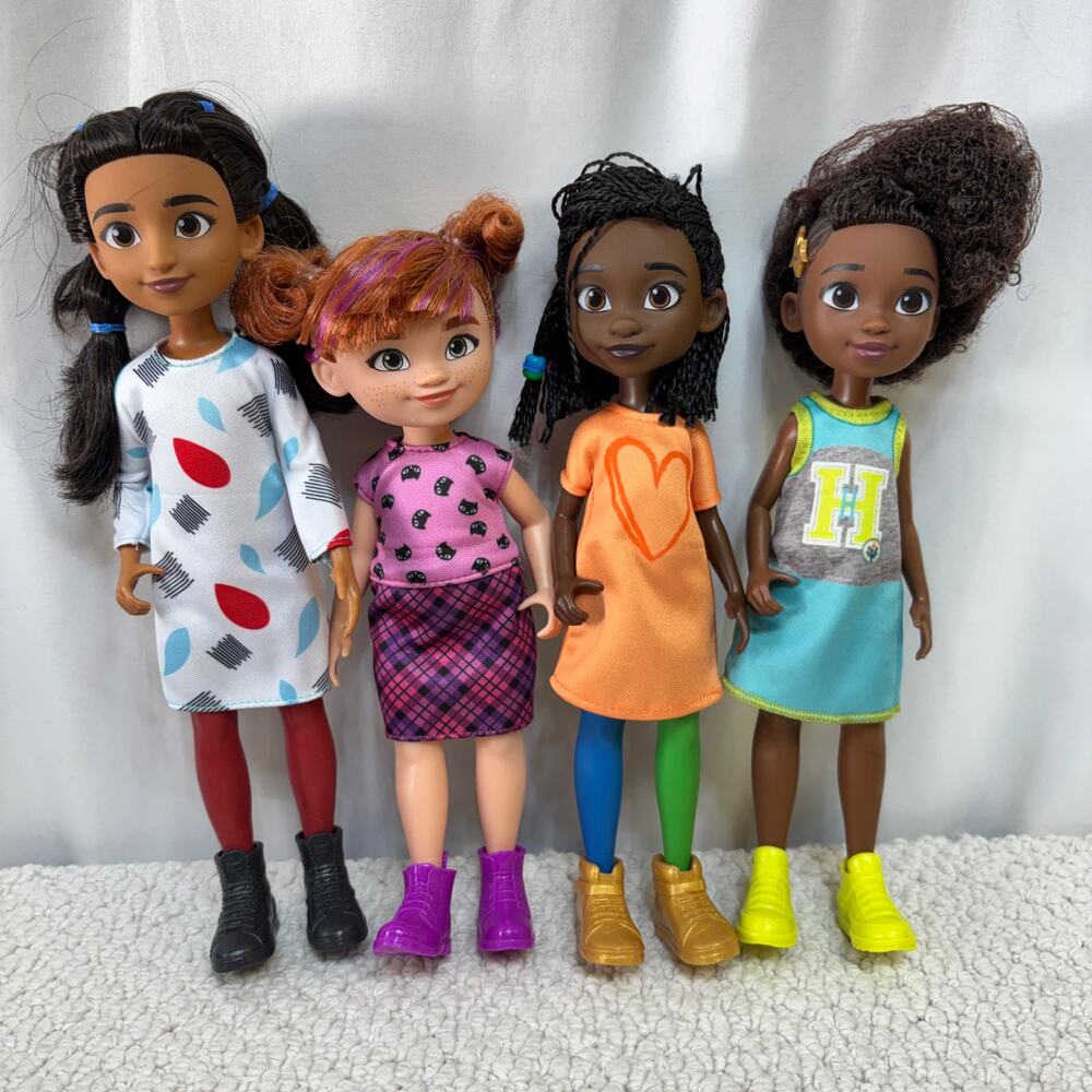 Karma's World The Go Girls Fashion Dolls Karma Switch Sabiya Demi Ray W/ Outfits